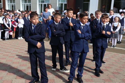 115 еллык тарихы булган Актанышның 1 нче санлы мәктәбендә беренче кыңгырау чыңлады