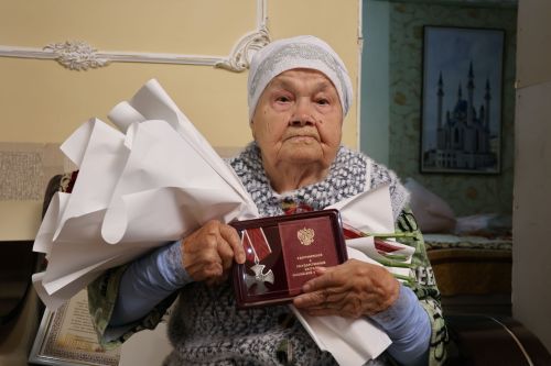 Батыр анасы Миңнетаҗибә Юнысовага — 90 яшь