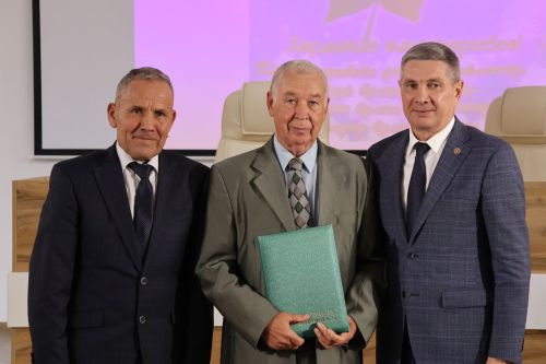 Изге теләкләр, бүләкләр, чаралар – районыбызда Өлкәннәр ункөнлеге