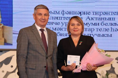 Бәйрәмең белән, мөгаллим: Укытучылар көненнән безнең фоторепортаж