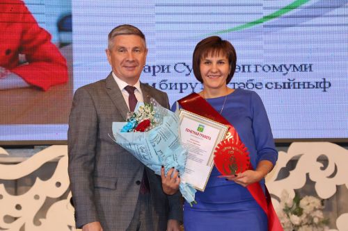 Бәйрәмең белән, мөгаллим: Укытучылар көненнән безнең фоторепортаж
