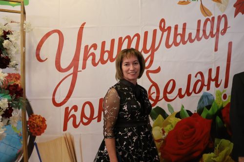 Бәйрәмең белән, мөгаллим: Укытучылар көненнән безнең фоторепортаж