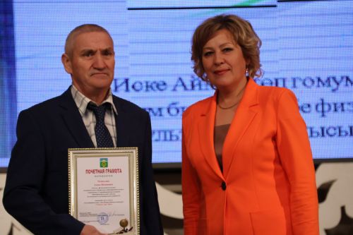 Бәйрәмең белән, мөгаллим: Укытучылар көненнән безнең фоторепортаж