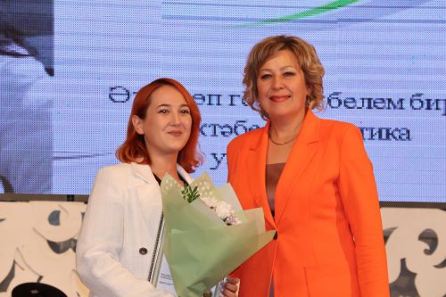 Бәйрәмең белән, мөгаллим: Укытучылар көненнән безнең фоторепортаж