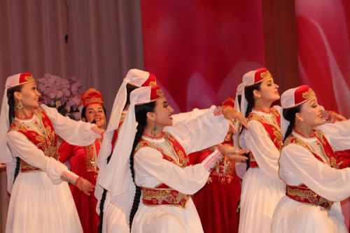 Бәйрәмең белән, мөгаллим: Укытучылар көненнән безнең фоторепортаж