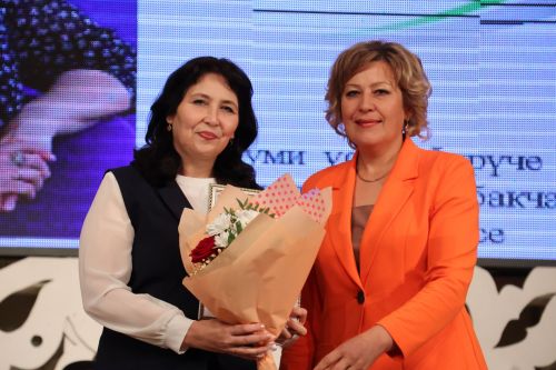 Бәйрәмең белән, мөгаллим: Укытучылар көненнән безнең фоторепортаж