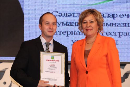 Бәйрәмең белән, мөгаллим: Укытучылар көненнән безнең фоторепортаж
