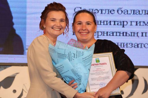 Бәйрәмең белән, мөгаллим: Укытучылар көненнән безнең фоторепортаж
