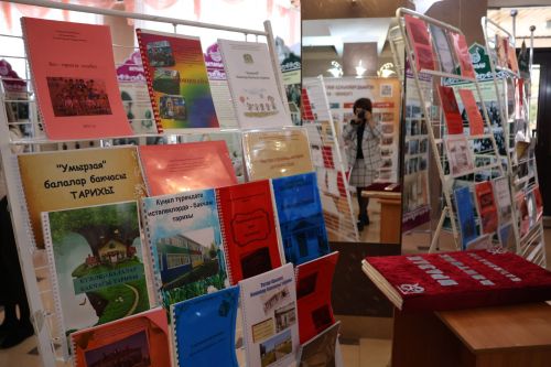 Бәйрәмең белән, мөгаллим: Укытучылар көненнән безнең фоторепортаж
