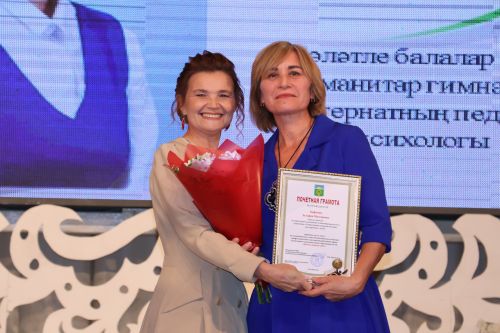 Бәйрәмең белән, мөгаллим: Укытучылар көненнән безнең фоторепортаж