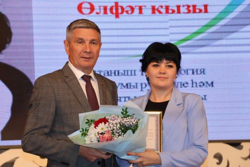 Бәйрәмең белән, мөгаллим: Укытучылар көненнән безнең фоторепортаж