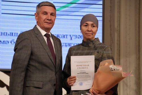Бәйрәмең белән, мөгаллим: Укытучылар көненнән безнең фоторепортаж