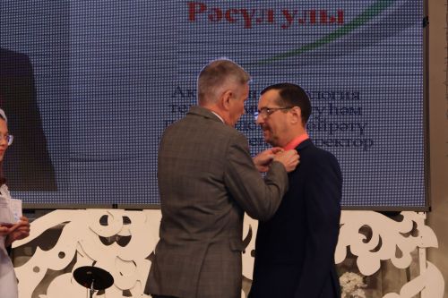 Бәйрәмең белән, мөгаллим: Укытучылар көненнән безнең фоторепортаж