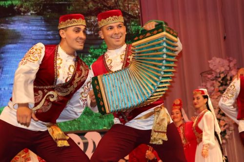 Бәйрәмең белән, мөгаллим: Укытучылар көненнән безнең фоторепортаж