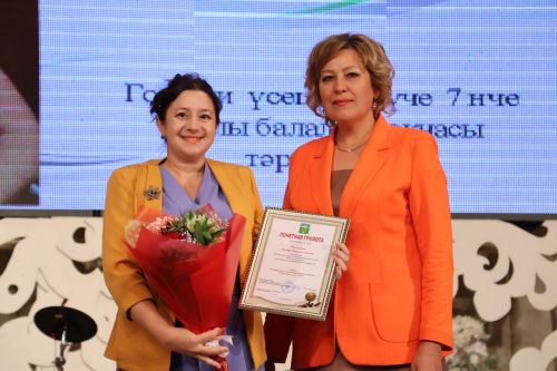 Бәйрәмең белән, мөгаллим: Укытучылар көненнән безнең фоторепортаж