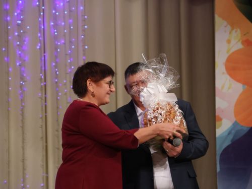 Артистыбыз Ленарис Шәңгәрәевка 50 яшь: Монда тудым, монда тамыр җәйдем, монда яңгырар минем җырларым!