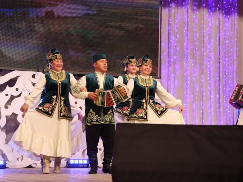 Артистыбыз Ленарис Шәңгәрәевка 50 яшь: Монда тудым, монда тамыр җәйдем, монда яңгырар минем җырларым!