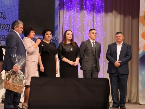 Артистыбыз Ленарис Шәңгәрәевка 50 яшь: Монда тудым, монда тамыр җәйдем, монда яңгырар минем җырларым!