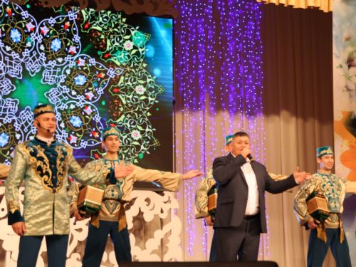 Артистыбыз Ленарис Шәңгәрәевка 50 яшь: Монда тудым, монда тамыр җәйдем, монда яңгырар минем җырларым!