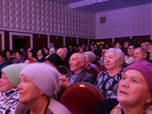 Артистыбыз Ленарис Шәңгәрәевка 50 яшь: Монда тудым, монда тамыр җәйдем, монда яңгырар минем җырларым!