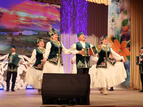 Артистыбыз Ленарис Шәңгәрәевка 50 яшь: Монда тудым, монда тамыр җәйдем, монда яңгырар минем җырларым!