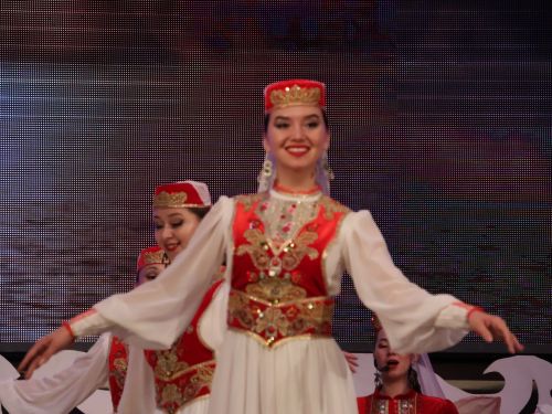 Әниләр көнендә Ленар Зарипов ике райондашыбызга "Ана даны" медале тапшырды