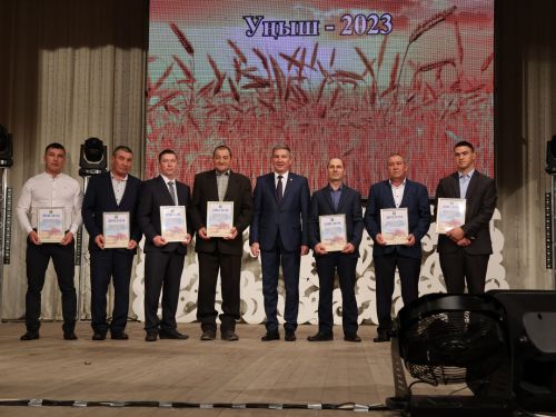Уңыш-2023: Районыбызда кыр батырларын данладылар