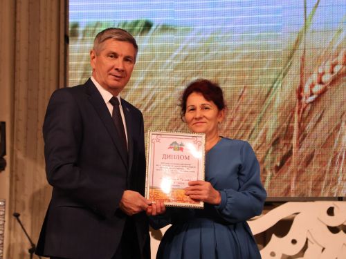 Уңыш-2023: Районыбызда кыр батырларын данладылар