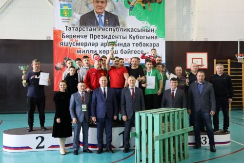Татарстан Республикасының беренче Президенты Минтимер Шәрип улы Шәймиев Кубогына көрәш турнирыннан шәп фоторепортаж