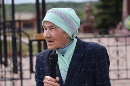 Хәтерләрдә утлы кузлар кебек: Актанышта Хәтер һәм кайгы көненә багышланган митингыннан безнең фоторепортаж