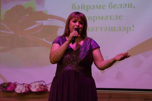 Изгелек-игелек белән тулышып: Актаныш районының социаль хезмәткәрләрен хөрмәтләү тантанасыннан зур фоторепортаж