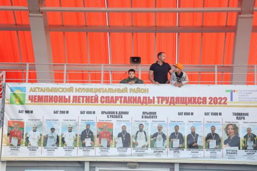Кайсы команда җиңүче булыр? Авыл яшьләре футбол уйный!(фоторепортаж)