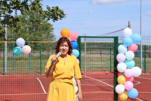 Аккүз авылында универсаль спорт мәйданчыгы ачылды