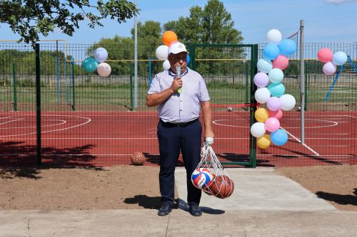 Аккүз авылында универсаль спорт мәйданчыгы ачылды