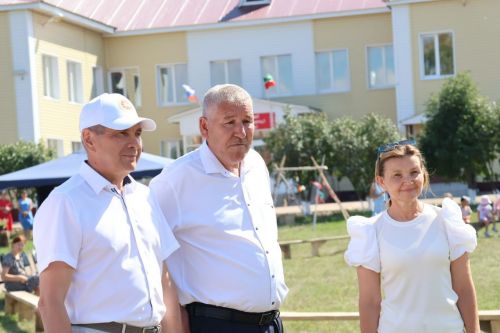 Изге эшләр, ихлас гамәлләр: Мари Суыксу авылы бәйрәменнән безнең фоторепортаж