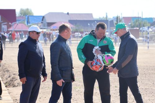 Чәчәк ат, Республикам!(махсус фоторепортаж)