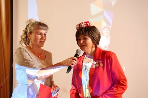 Китап туе гөрләде: Танылган шагыйрә, абруйлы якташыбыз Кәүсәрия Нуруллина белән очрашудан фоторепортаж