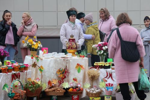 Сый-нигъмәтле ярминкә!