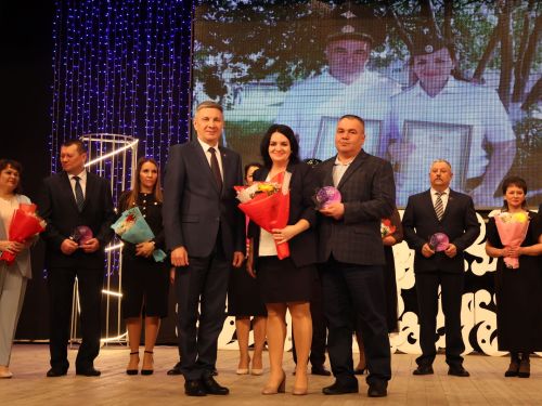 Мөгаллимлек дигән бәхет бар: Районыбызда Укытучы һәм остаз елын йомгакладылар
