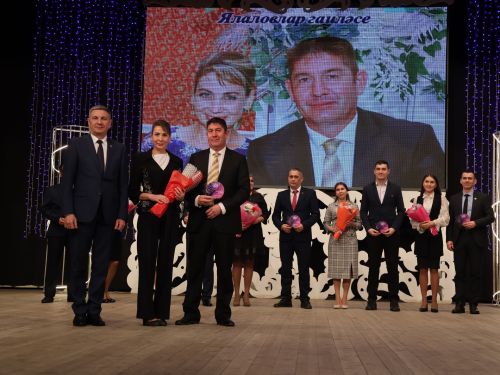 Мөгаллимлек дигән бәхет бар: Районыбызда Укытучы һәм остаз елын йомгакладылар