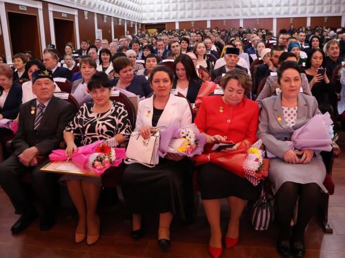 Мөгаллимлек дигән бәхет бар: Районыбызда Укытучы һәм остаз елын йомгакладылар