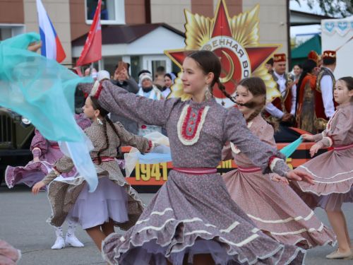Бөек Җиңүгә 79 ел: Актанышта "Хәтер кайтавазы" бәйрәм тантанасыннан фоторепортаж