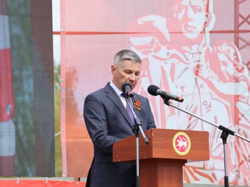 Бөек Җиңүгә 79 ел: Актанышта "Хәтер кайтавазы" бәйрәм тантанасыннан фоторепортаж