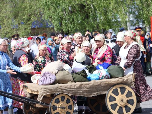 Бөек Җиңүгә 79 ел: Актанышта "Хәтер кайтавазы" бәйрәм тантанасыннан фоторепортаж