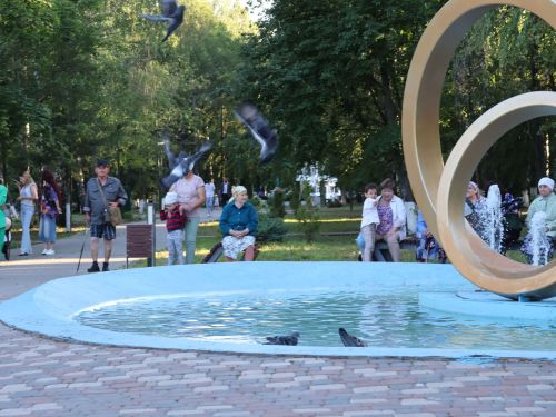 Без әле дә бергә, без әле дә матур:  Актанышта Гаилә, мәхәббәт һәм тугрылык көнендә үрнәк парларны хөрмәтләделәр