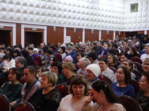 Туган яктан Җиңү хакына: Актаныш җитәкчеләре катнашкан хәйрия концертында 171 мең 200 сум акча җыелды