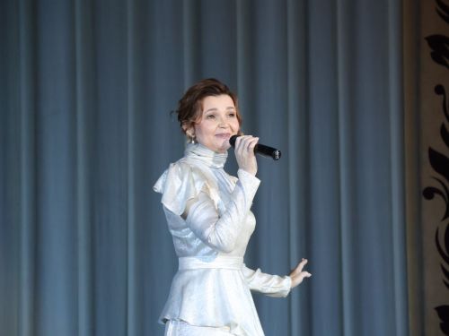 Туган яктан Җиңү хакына: Актаныш җитәкчеләре катнашкан хәйрия концертында 171 мең 200 сум акча җыелды