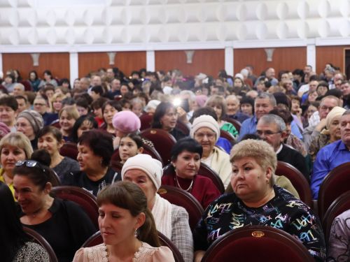 Туган яктан Җиңү хакына: Актаныш җитәкчеләре катнашкан хәйрия концертында 171 мең 200 сум акча җыелды