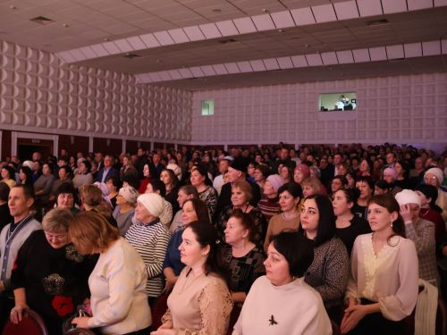 Туган яктан Җиңү хакына: Актаныш җитәкчеләре катнашкан хәйрия концертында 171 мең 200 сум акча җыелды
