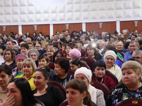 Туган яктан Җиңү хакына: Актаныш җитәкчеләре катнашкан хәйрия концертында 171 мең 200 сум акча җыелды